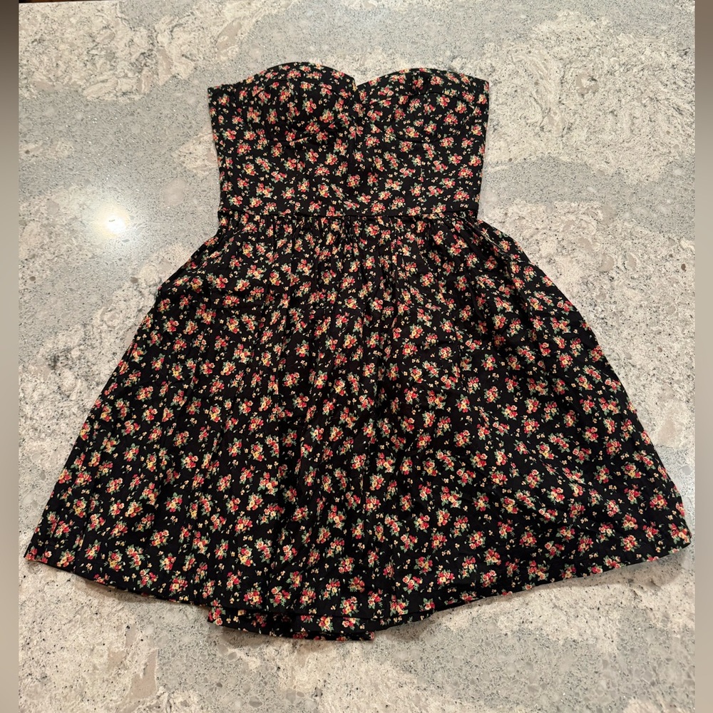 Nwot floral strapless skater dress